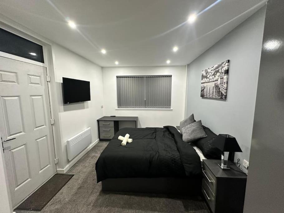 Luxurious 2 Bedroom Flat Beeston Hill Exterior photo